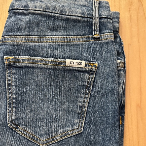 Like-New- Joe's Blue High Rise Skinny Ankle Jeans (26) - Picture 9 of 9